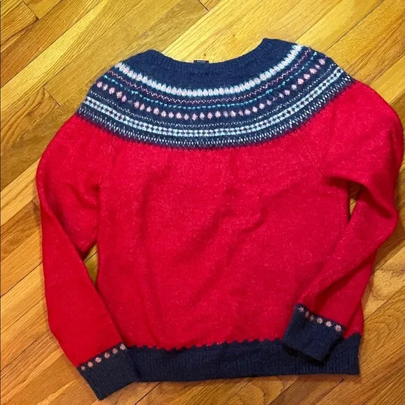 GAP Ladies Wool Blend Red and Navy Patterned Warm Cozy Ski Sweater - Picture 3 of 4